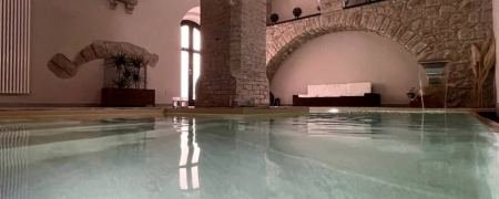 Percorso completo ASTARTE: sauna, bagno turco, docce emozionali, piscina, idromassaggio e cascata d'acqua